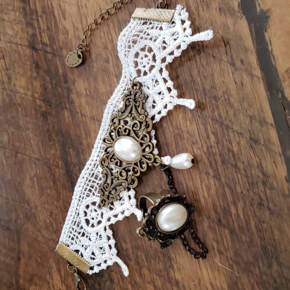 💥BOGO FREE💥 GOTHIC BRACELET WITH RING 💍 😍